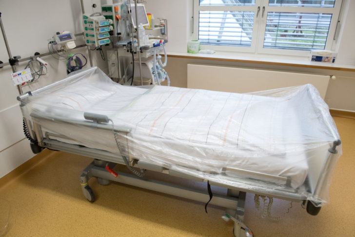 Unimedicine Greifswald ภาพห้องไอซียูของโรงพยาบาลแห่งหนึ่งในประเทศเยอรมนี ภาพ: Stefan Sauer/Getty Images